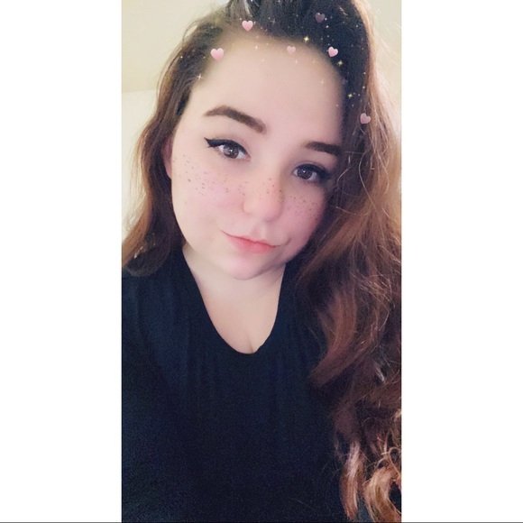 Meet your Posher, Emily - Picture 10 of 15